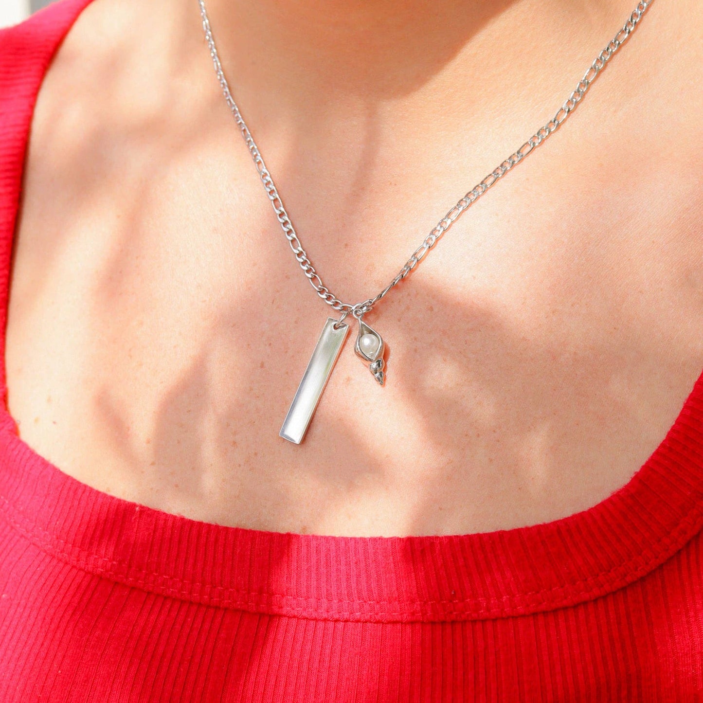 Stainless steel Conch w/ pearl necklace