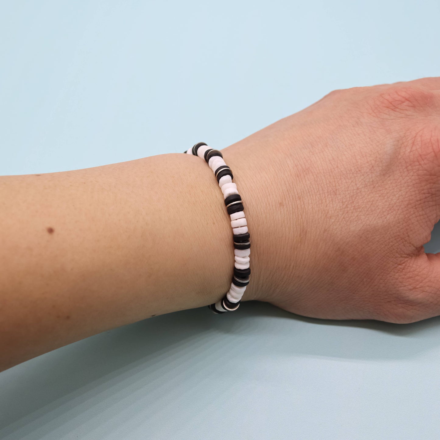 Stretch Puka Shell Bracelet with Black Disc Beads- PC