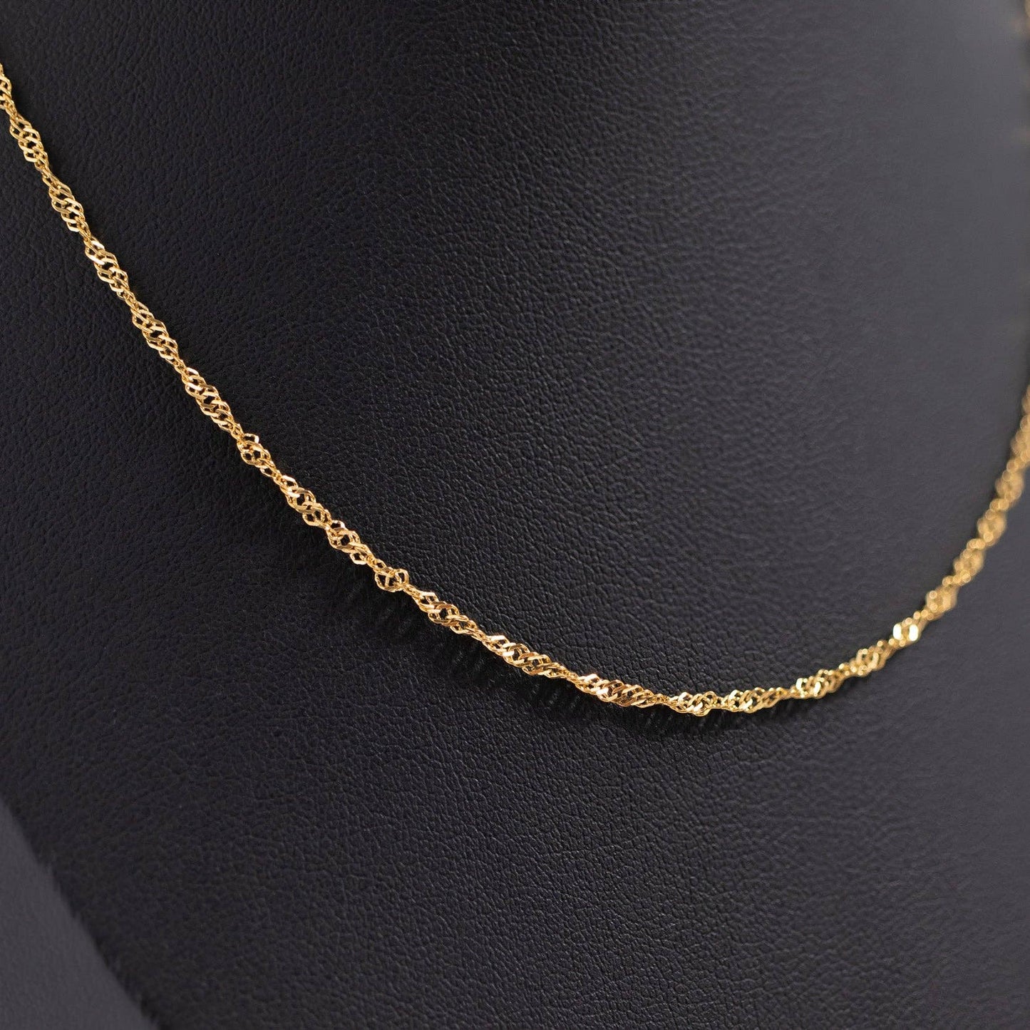 18K PVD Singapore chain with charm